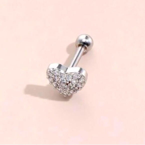 💖 16g 1 Piece CZ Heart Ear Stud NWT - Picture 1 of 10